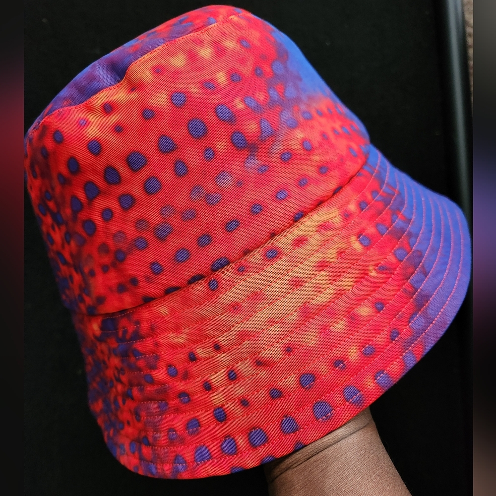 Noa Bucket Hat L/XL fit Red, orange, blue, yellow, indigo hues